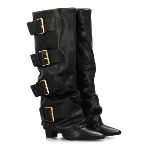 Botas negras altas con hebillas y punta fina