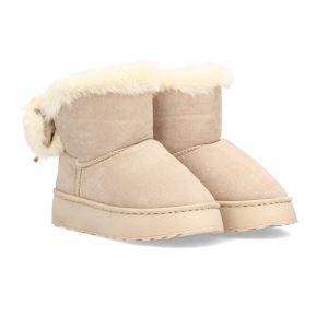 Bota invernal forrada con borreguito y plataforma